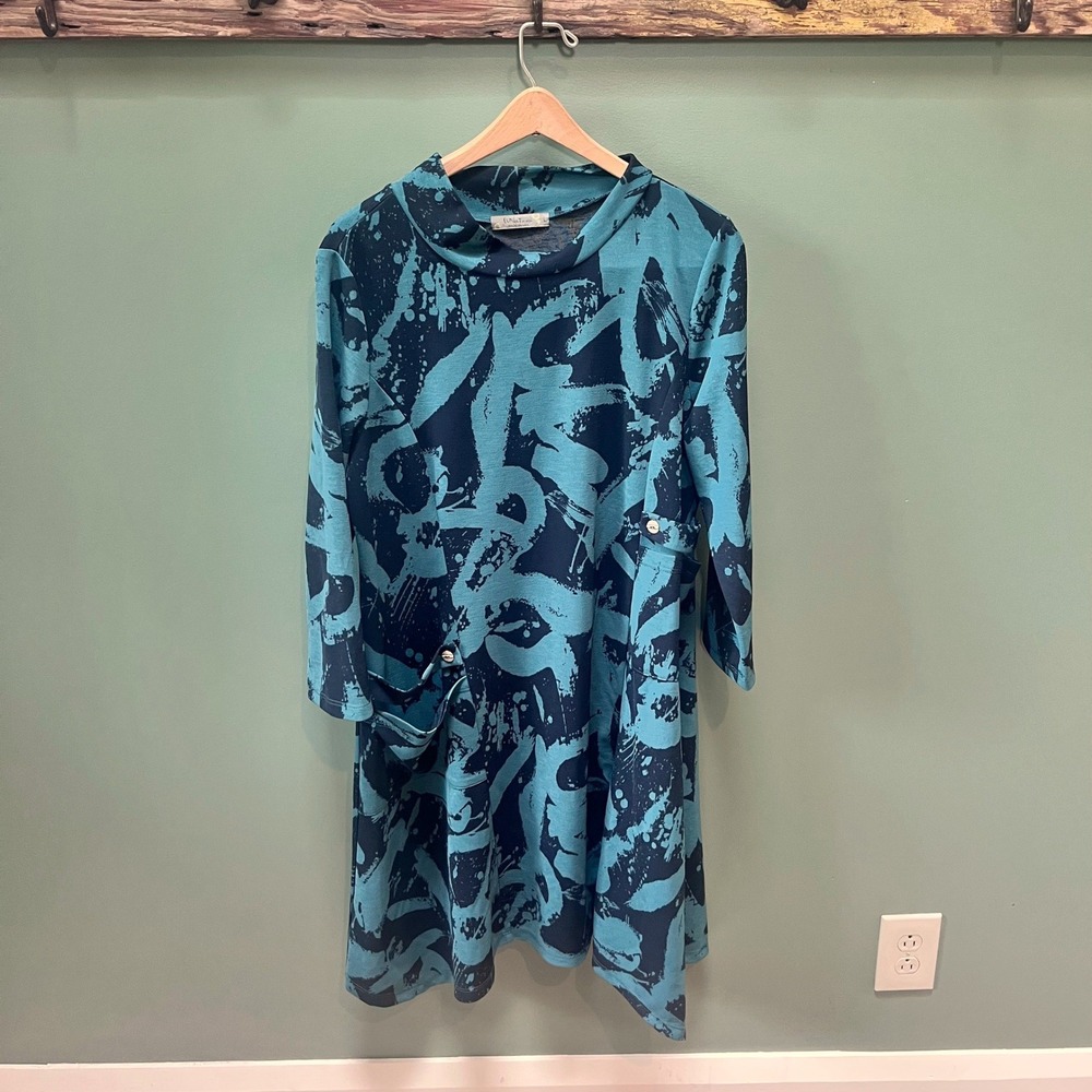 Chalet Et Cici Green and Black Print Tunic Dress with Mock Neck Size L‎